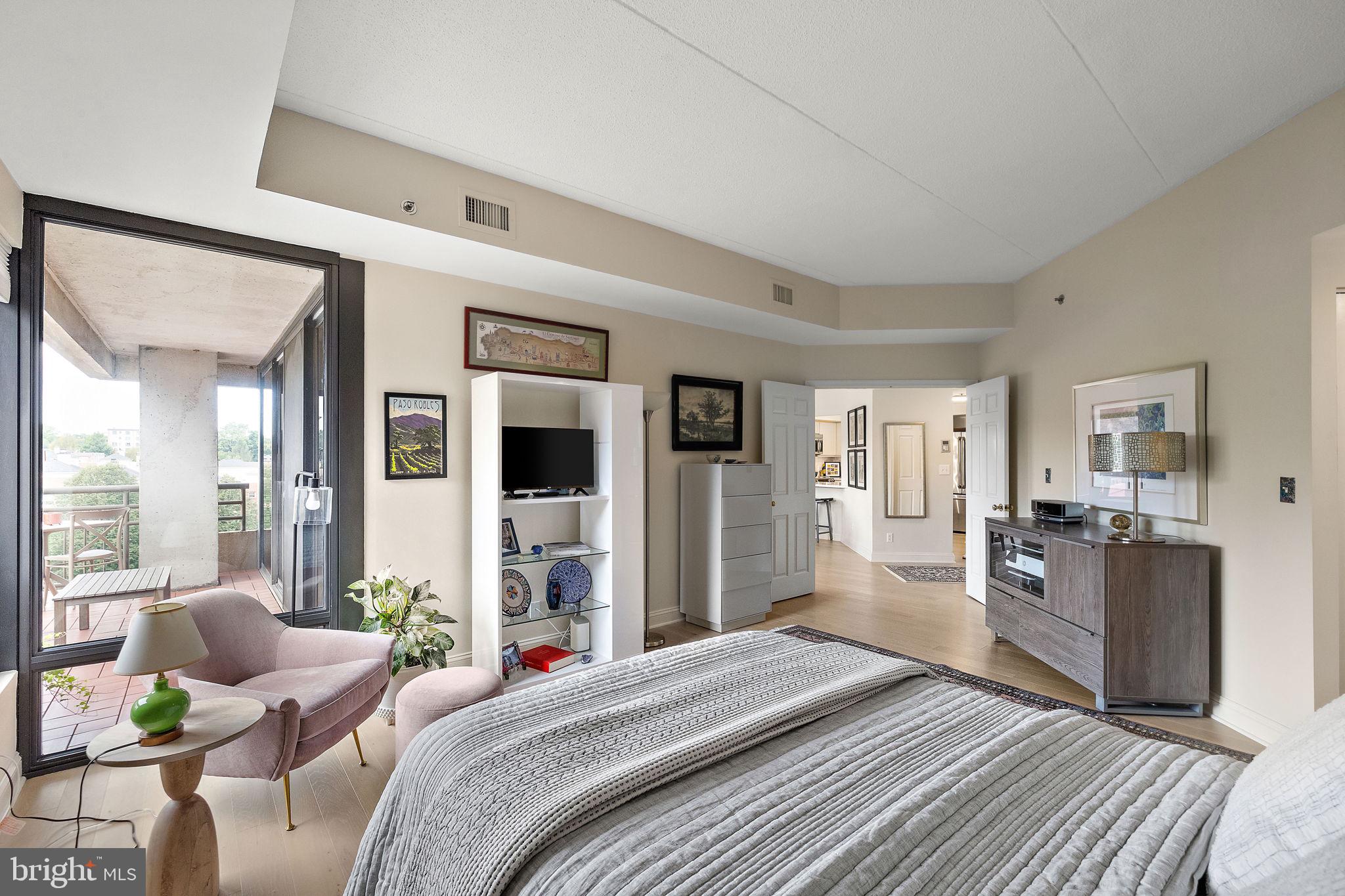 PARK PLAZA - Residential