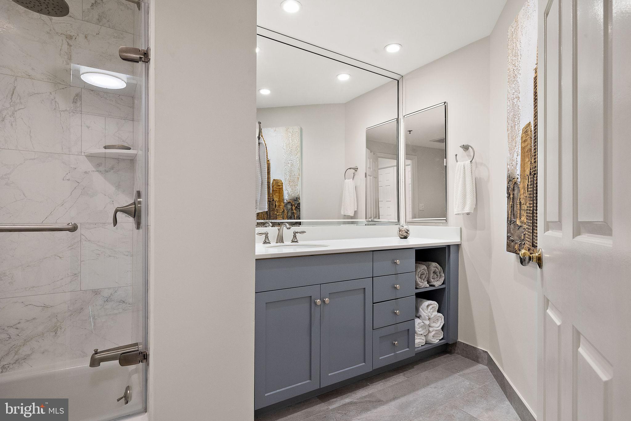 PARK PLAZA - Residential