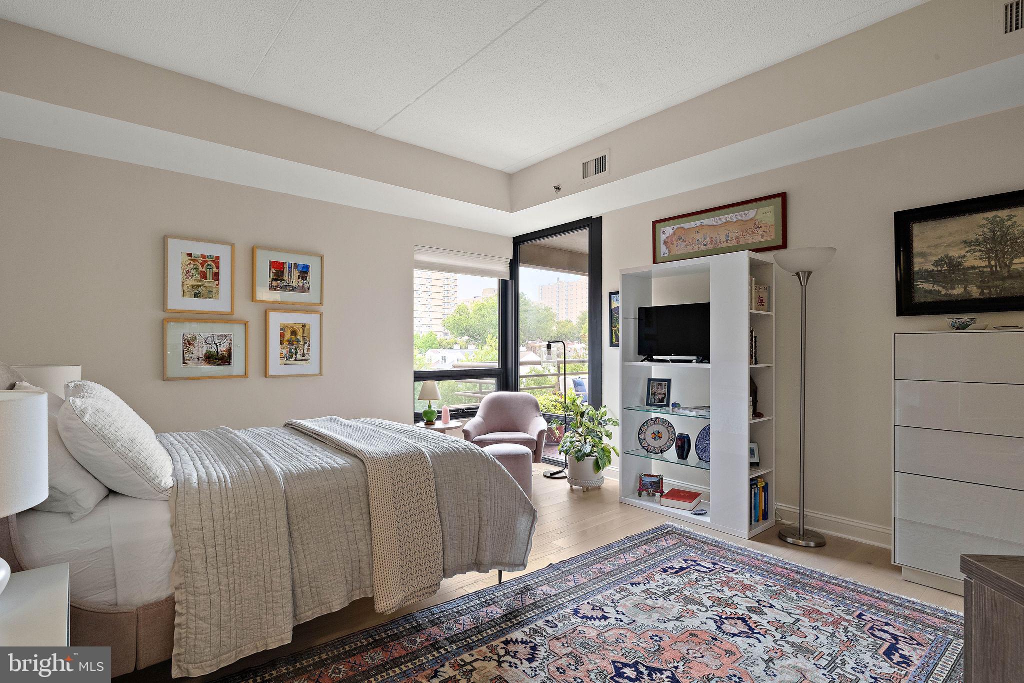 PARK PLAZA - Residential