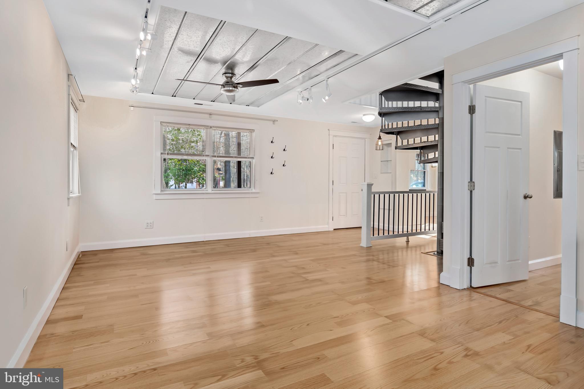 CHESAPEAKE LANDING - Residential