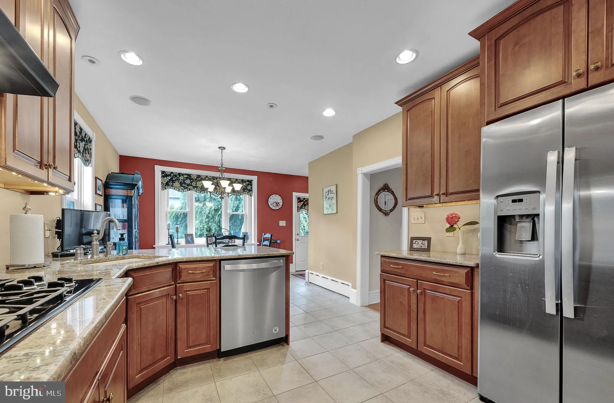 Jenkintown, Pennsylvania 19046, United States, 6 Bedrooms Bedrooms, ,3 BathroomsBathrooms,Residential,Pending,180618