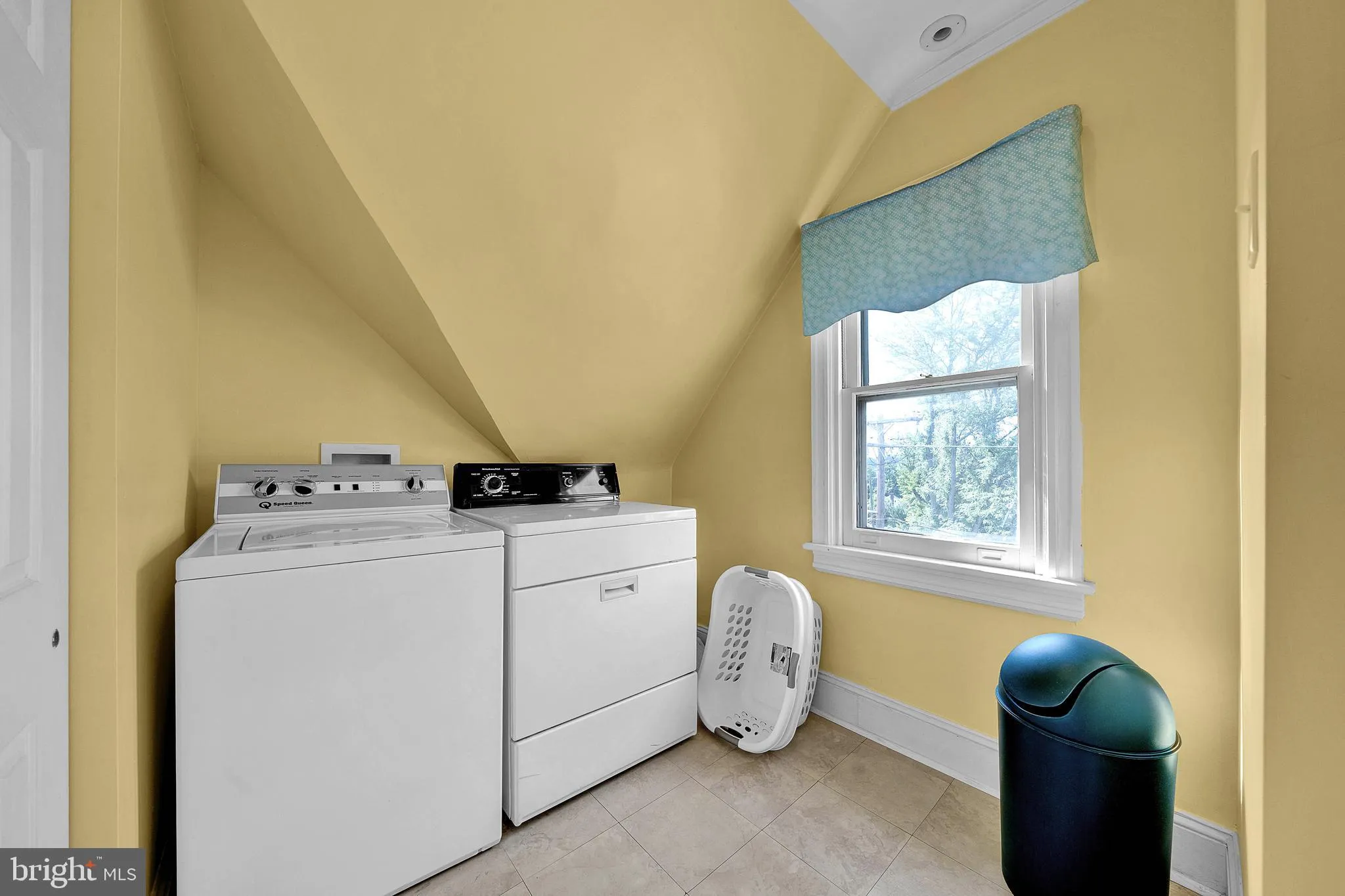 Jenkintown, Pennsylvania 19046, United States, 6 Bedrooms Bedrooms, ,3 BathroomsBathrooms,Residential,Pending,180618