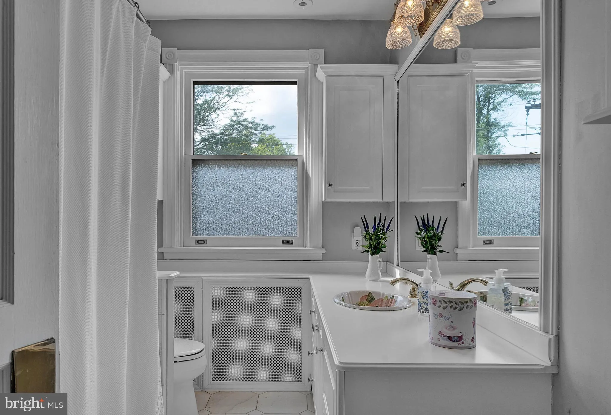 Jenkintown, Pennsylvania 19046, United States, 6 Bedrooms Bedrooms, ,3 BathroomsBathrooms,Residential,Pending,180618