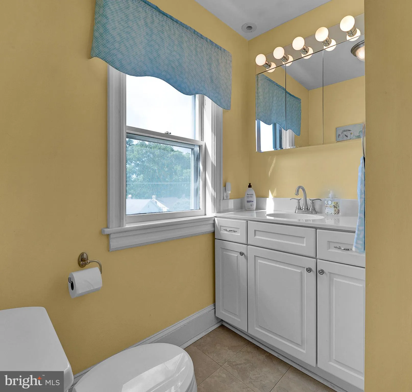 Jenkintown, Pennsylvania 19046, United States, 6 Bedrooms Bedrooms, ,3 BathroomsBathrooms,Residential,Pending,180618