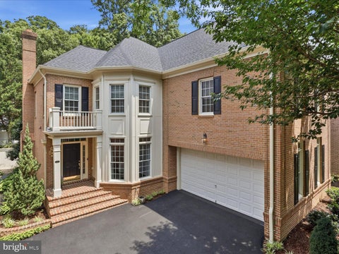 Photo of 10090 Cover Place, FAIRFAX, VA 22030 (MLS # VAFC2008830)