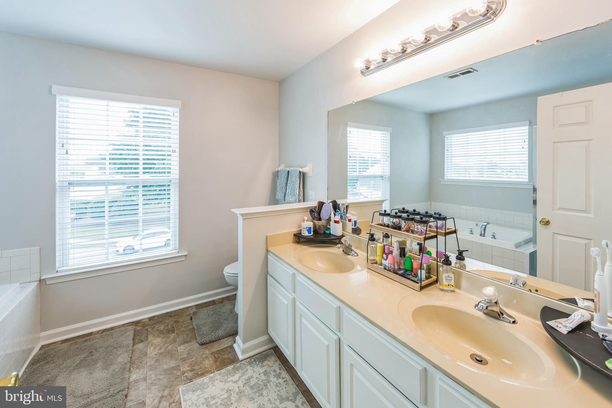 OAKCREST - Residential