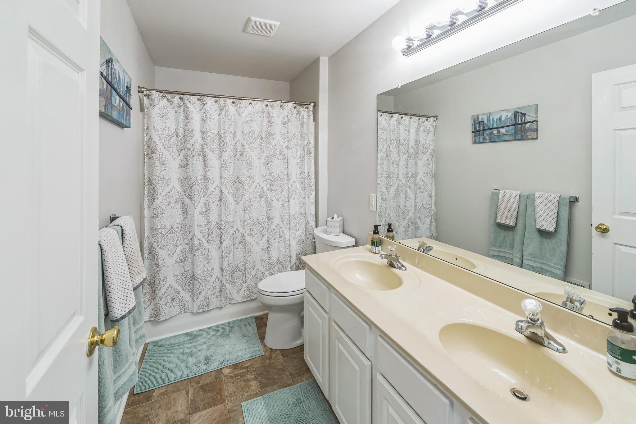 OAKCREST - Residential