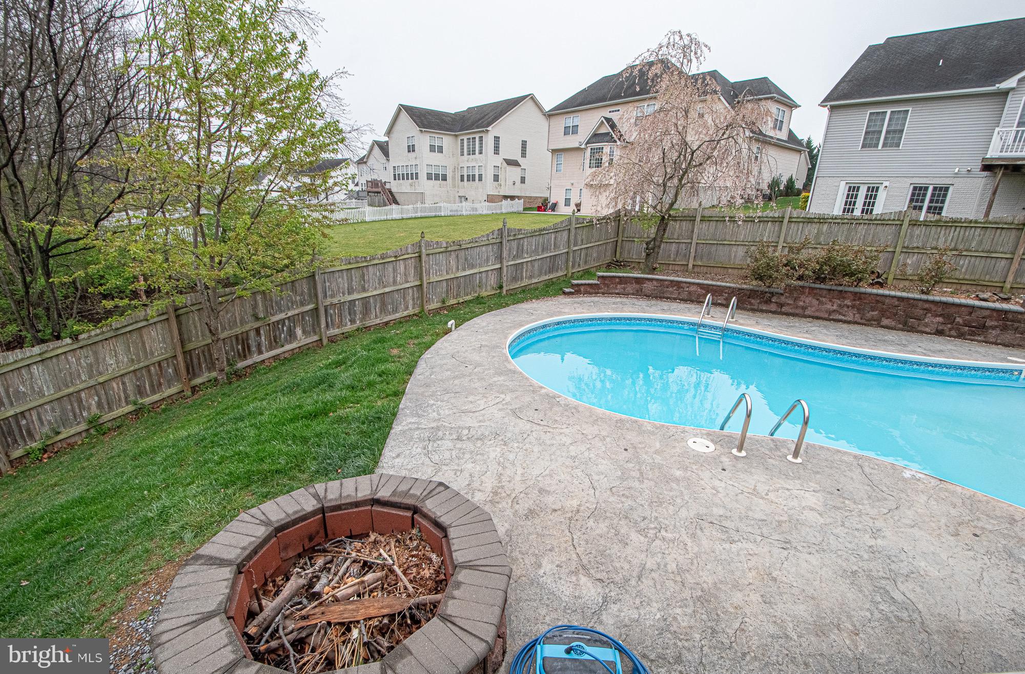 RED FOX RUN - Residential