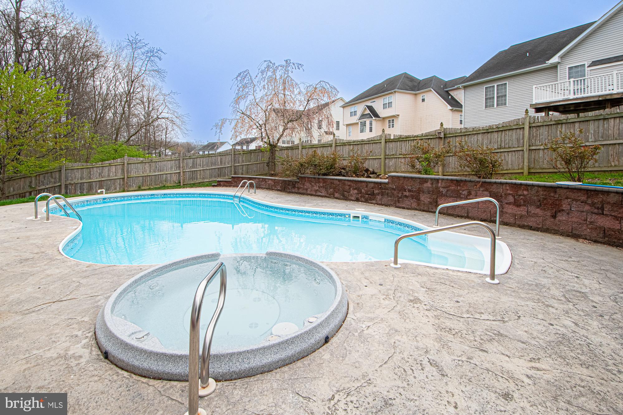 RED FOX RUN - Residential