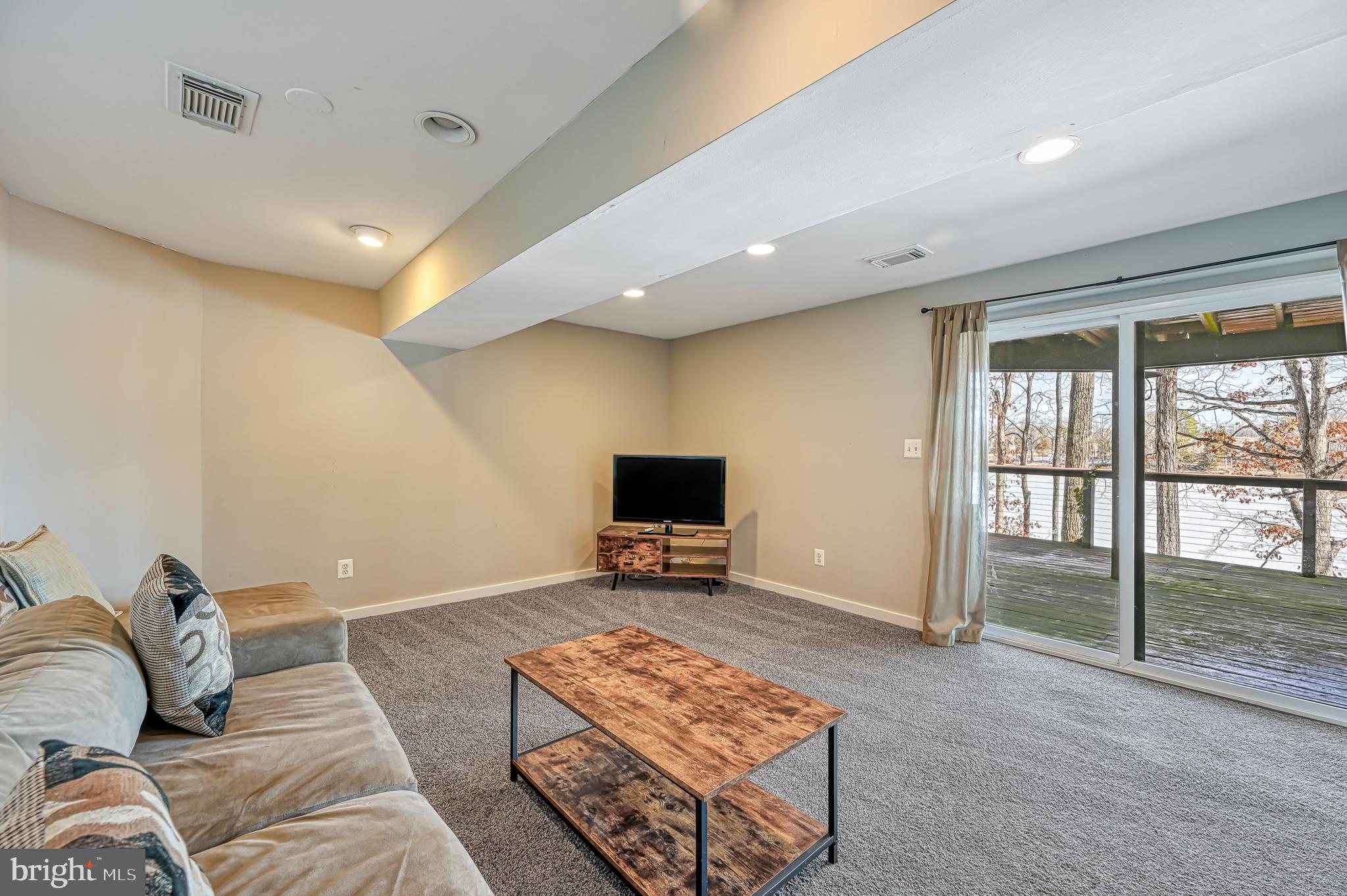 OAKRIDGE - Residential