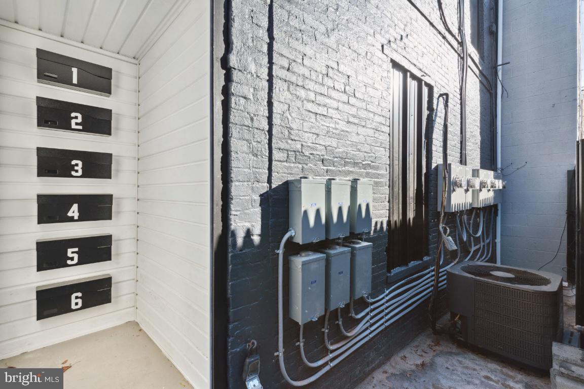 WASHINGTON VILLAGE - Commercial Sale