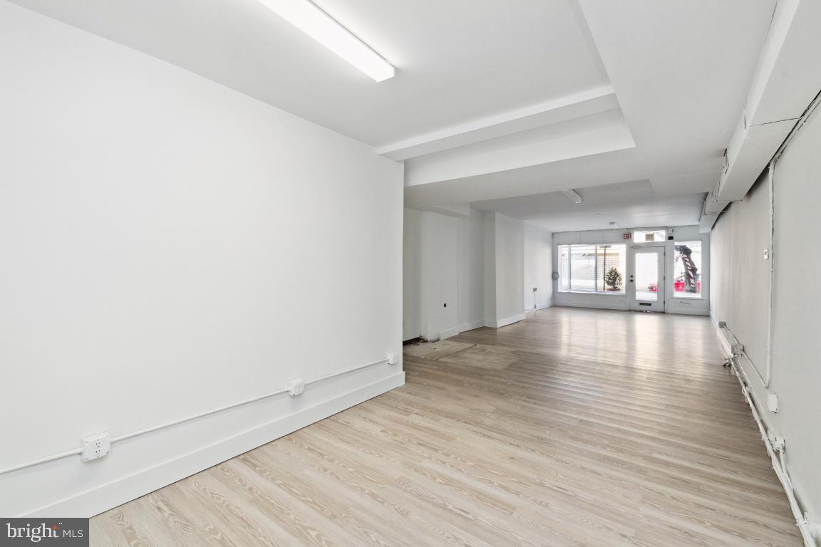 WASHINGTON VILLAGE - Commercial Sale