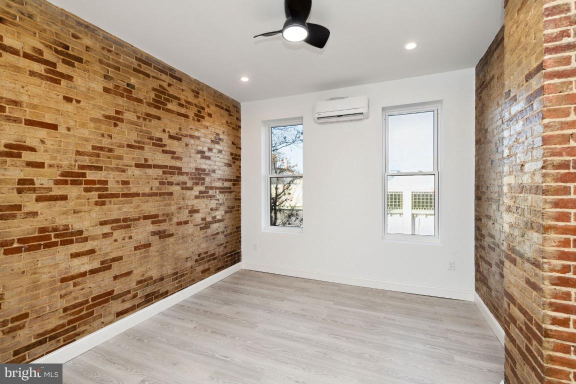 WASHINGTON VILLAGE - Commercial Sale