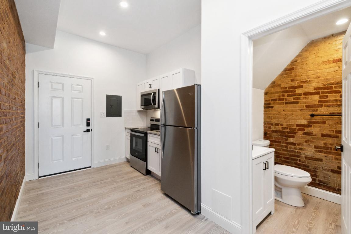 WASHINGTON VILLAGE - Commercial Sale