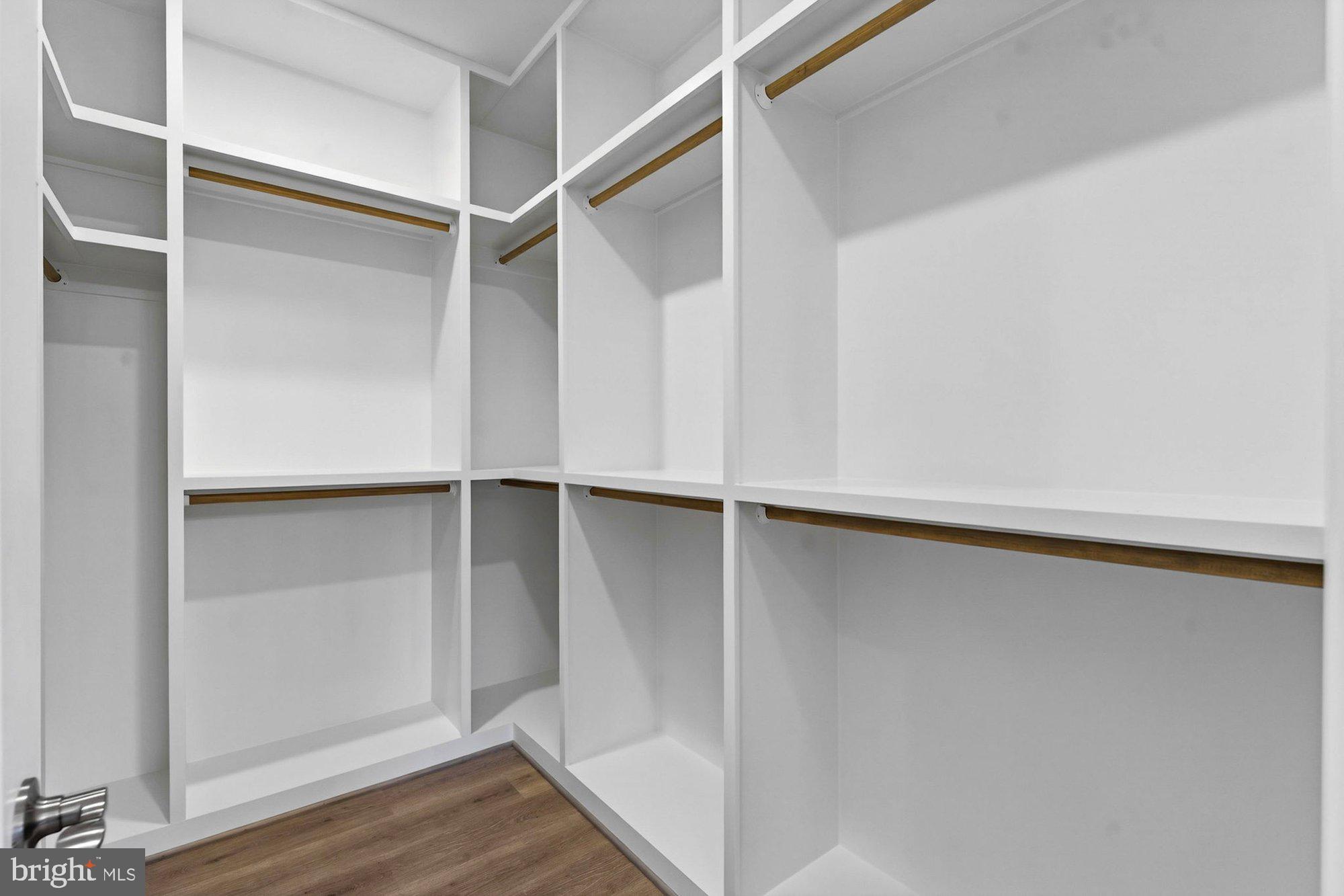 VIENNA WOODS - Residential