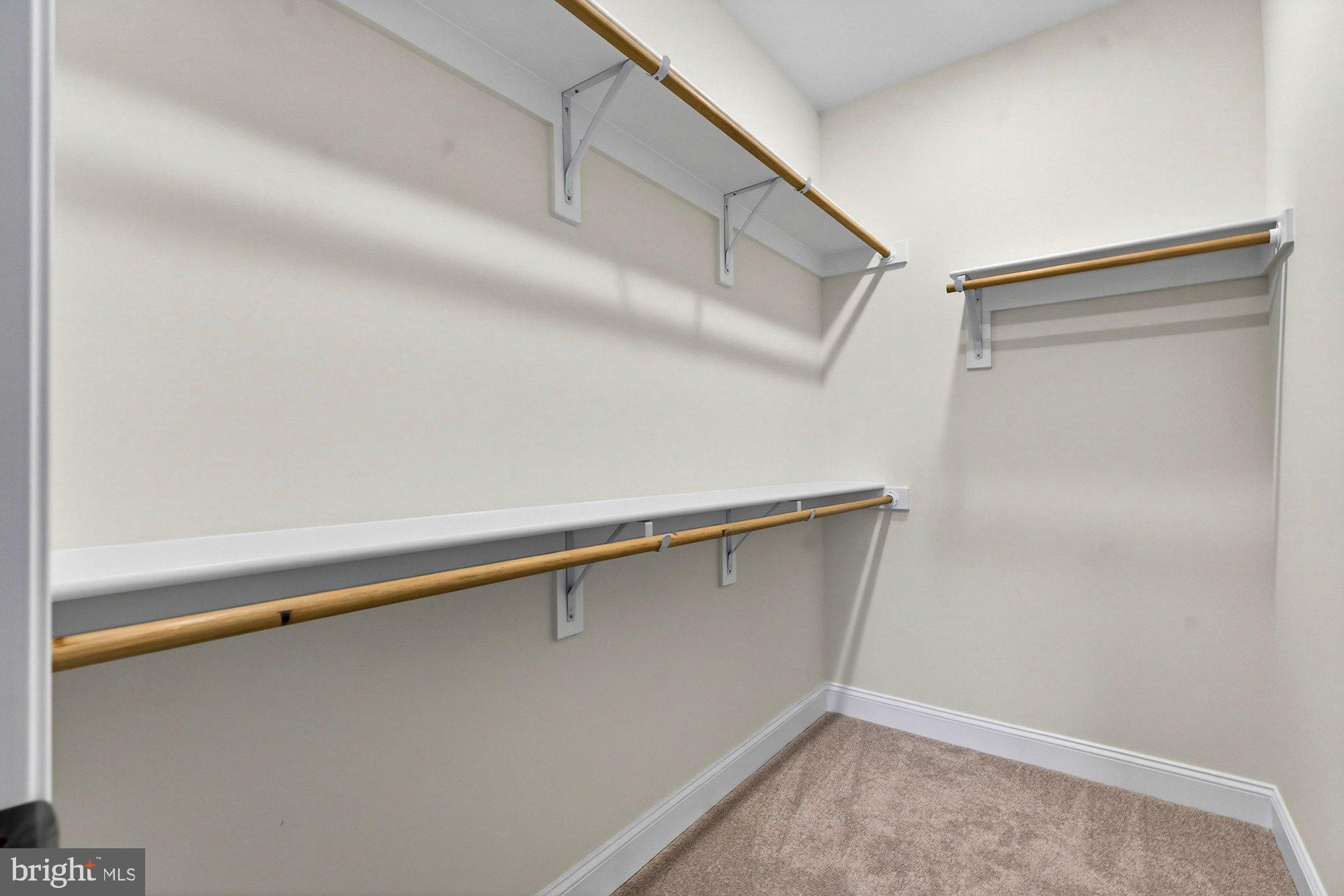 VIENNA WOODS - Residential