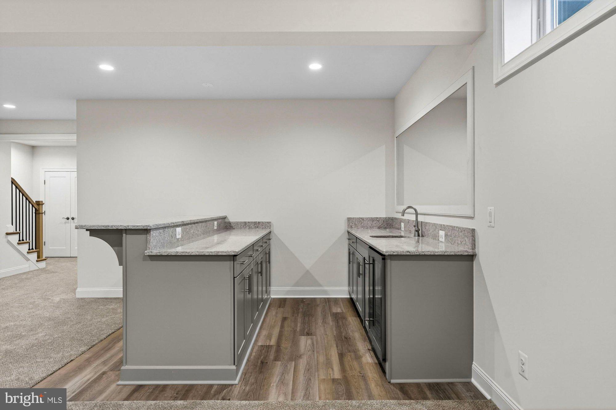 VIENNA WOODS - Residential