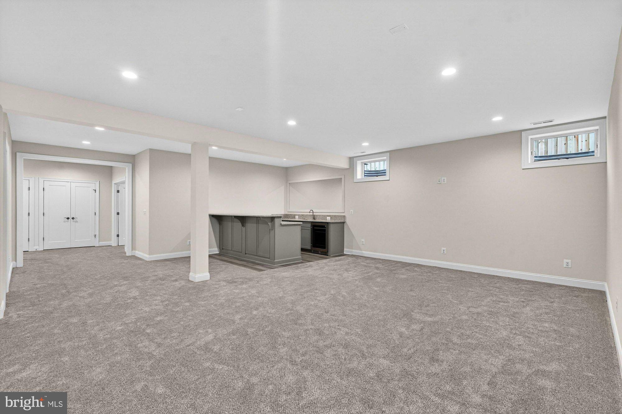 VIENNA WOODS - Residential