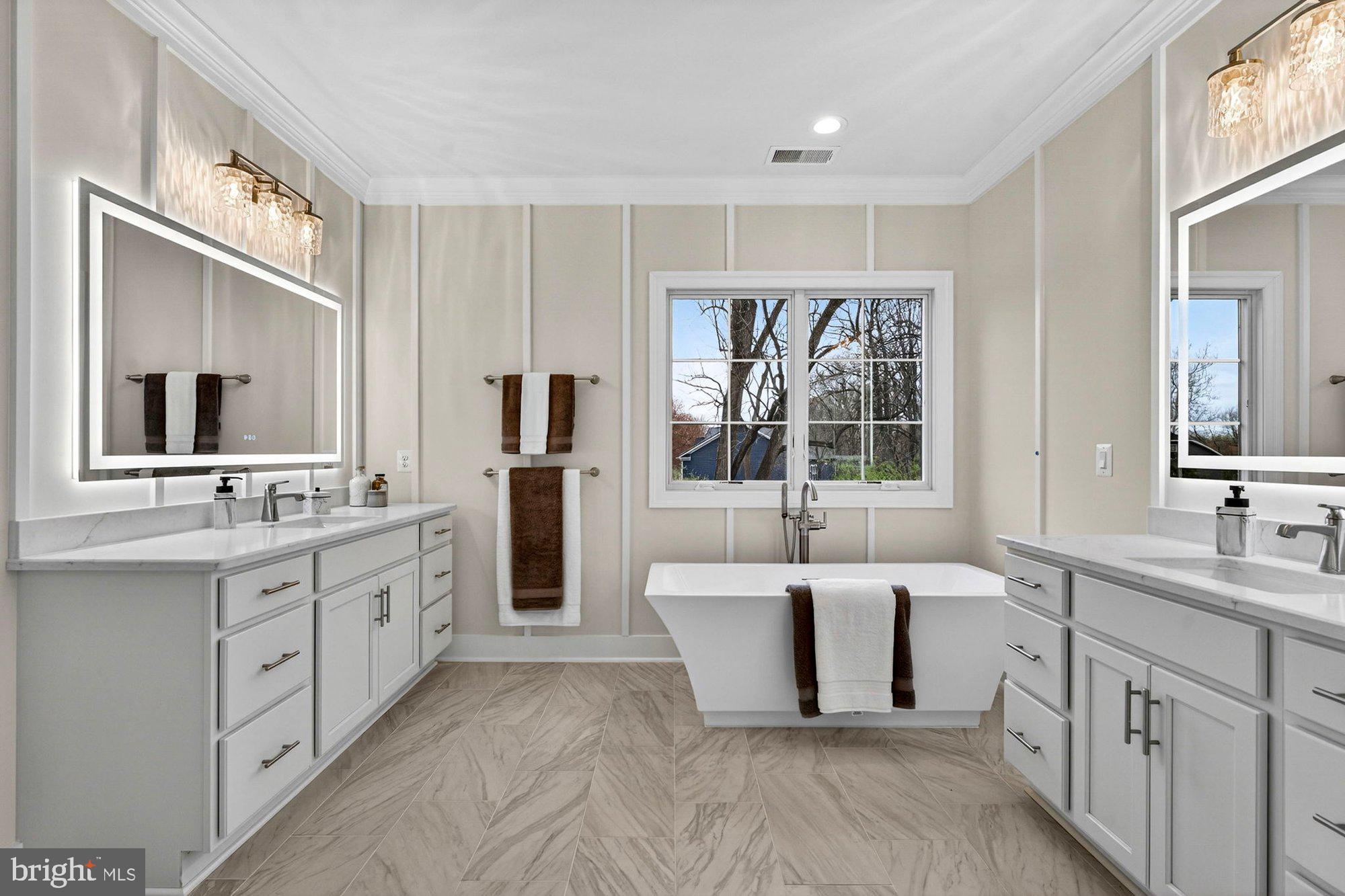 VIENNA WOODS - Residential