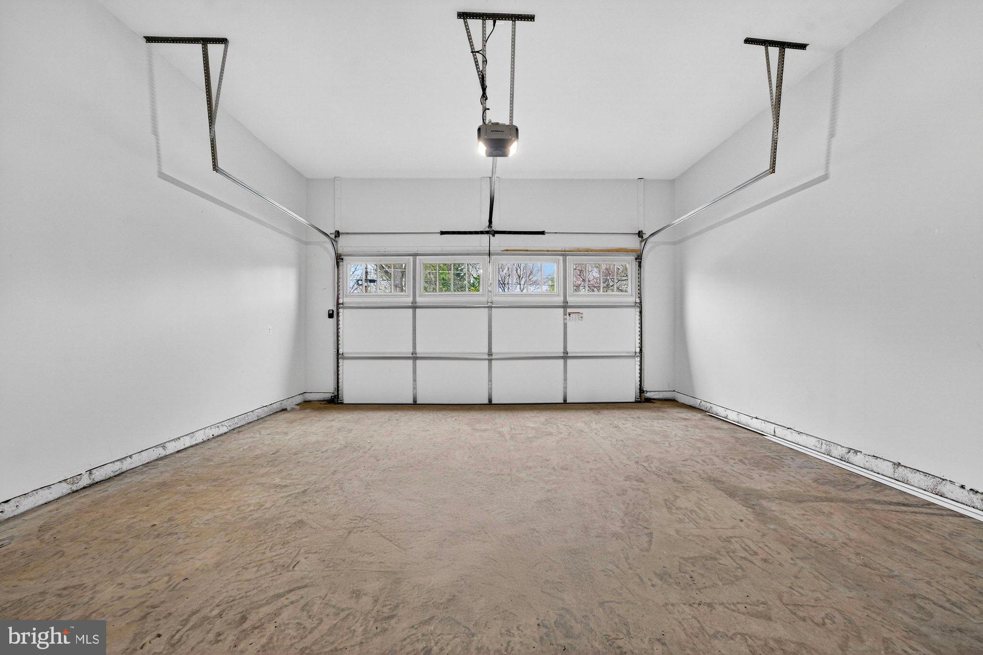 VIENNA WOODS - Residential