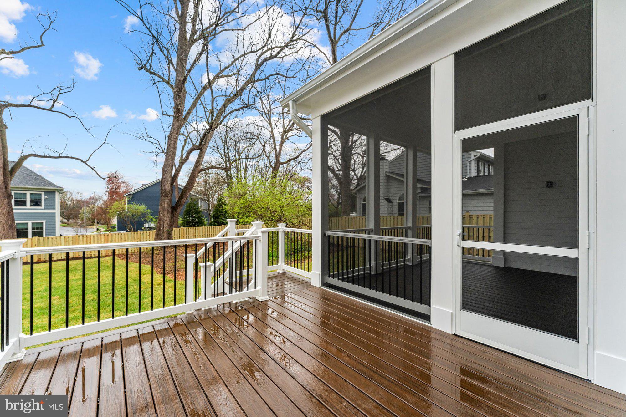 VIENNA WOODS - Residential