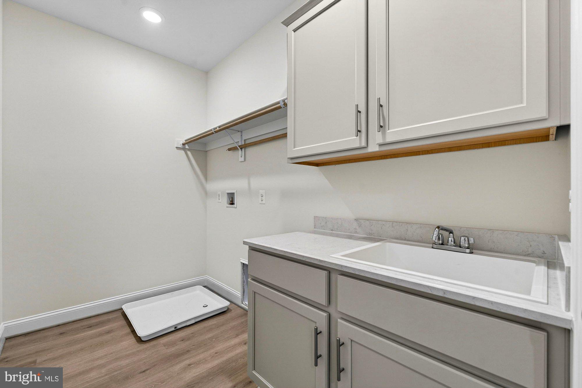 VIENNA WOODS - Residential