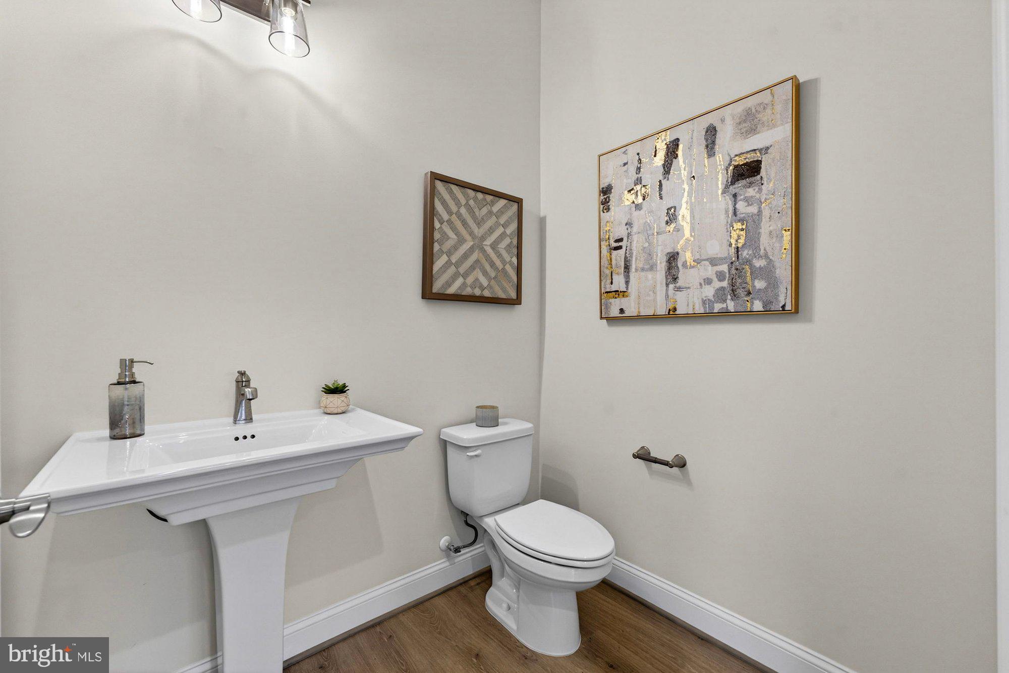 VIENNA WOODS - Residential