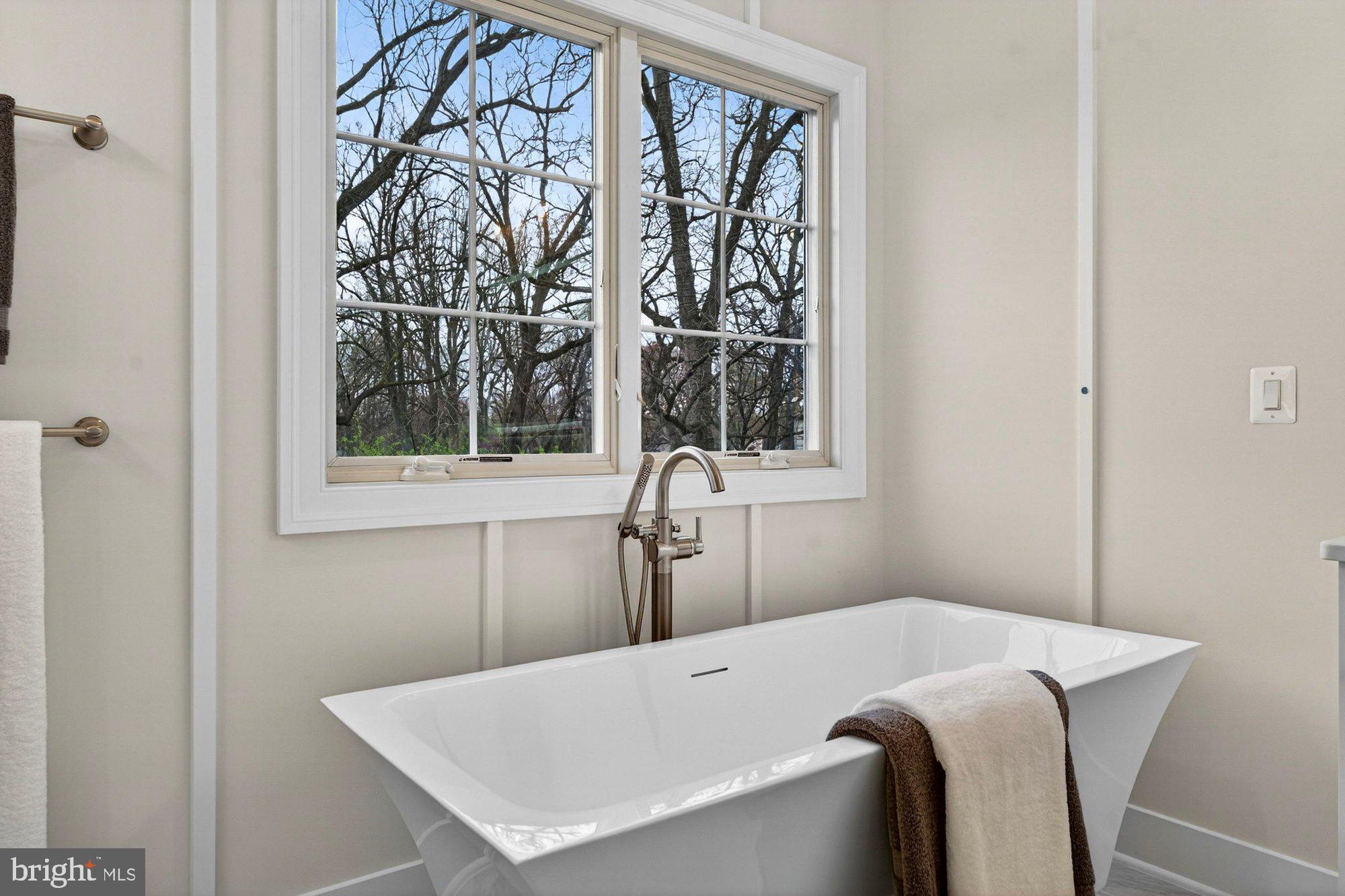 VIENNA WOODS - Residential