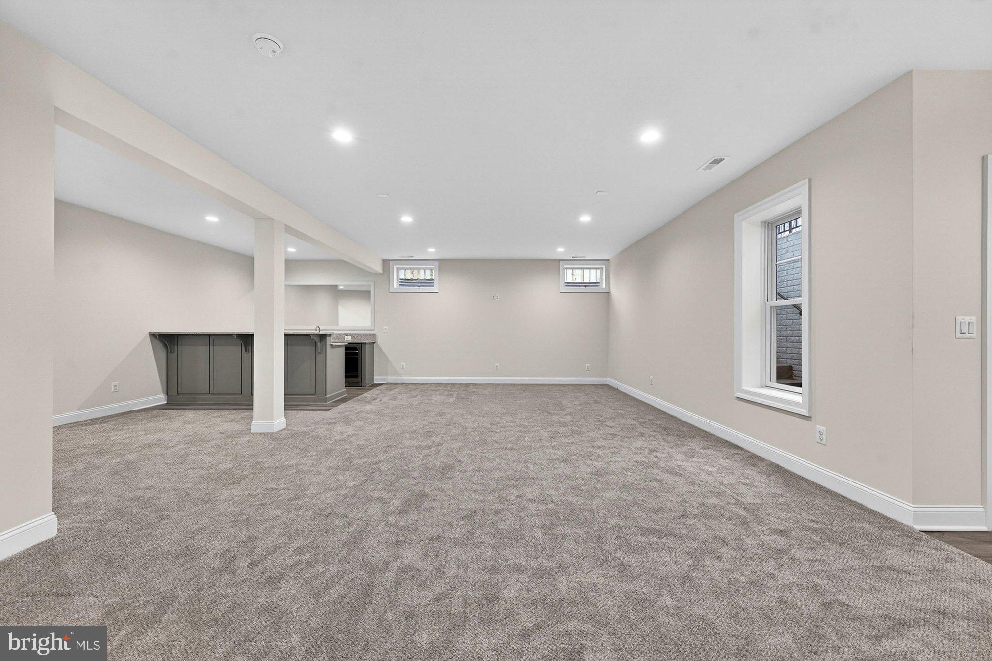 VIENNA WOODS - Residential