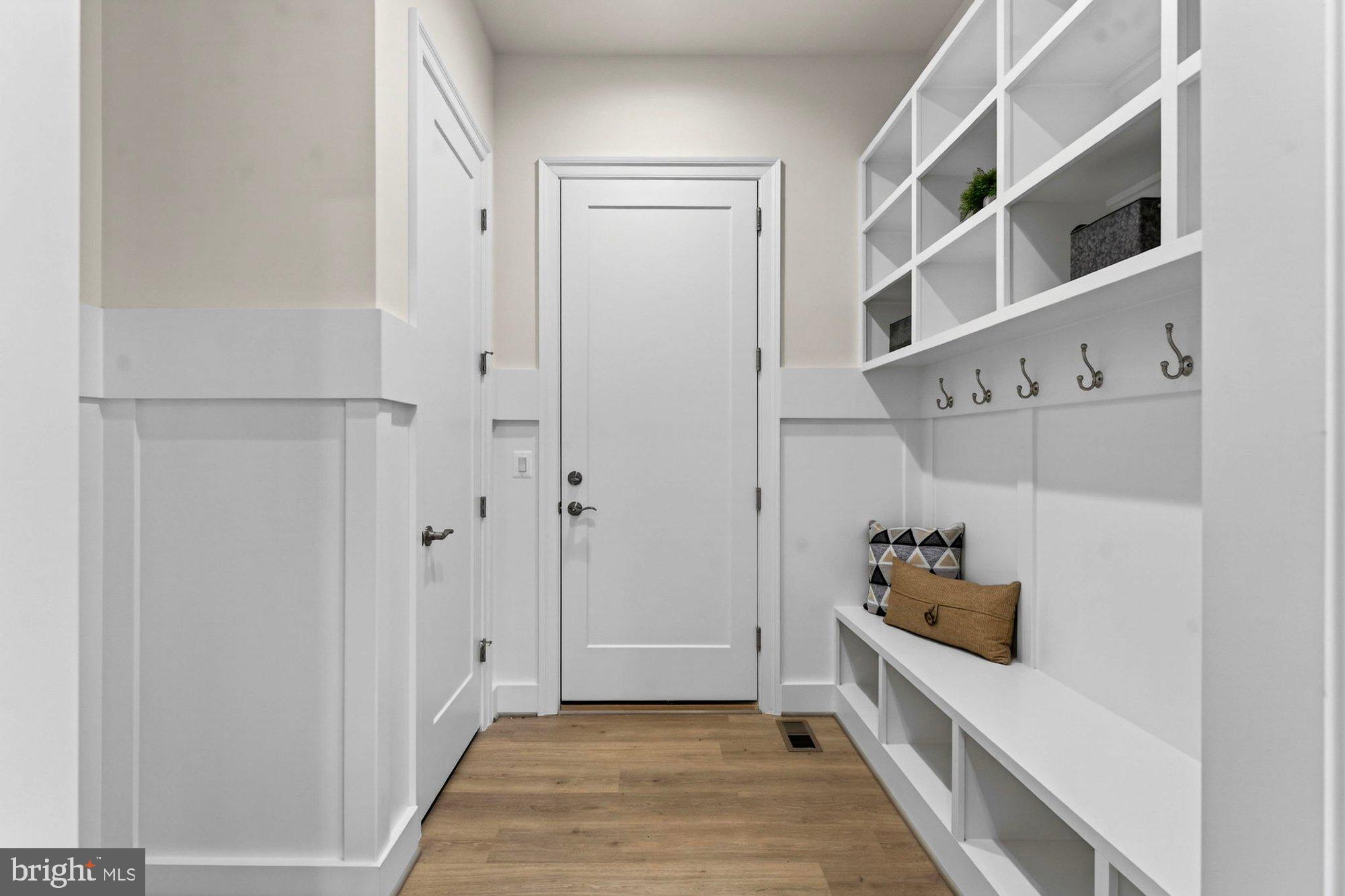 VIENNA WOODS - Residential