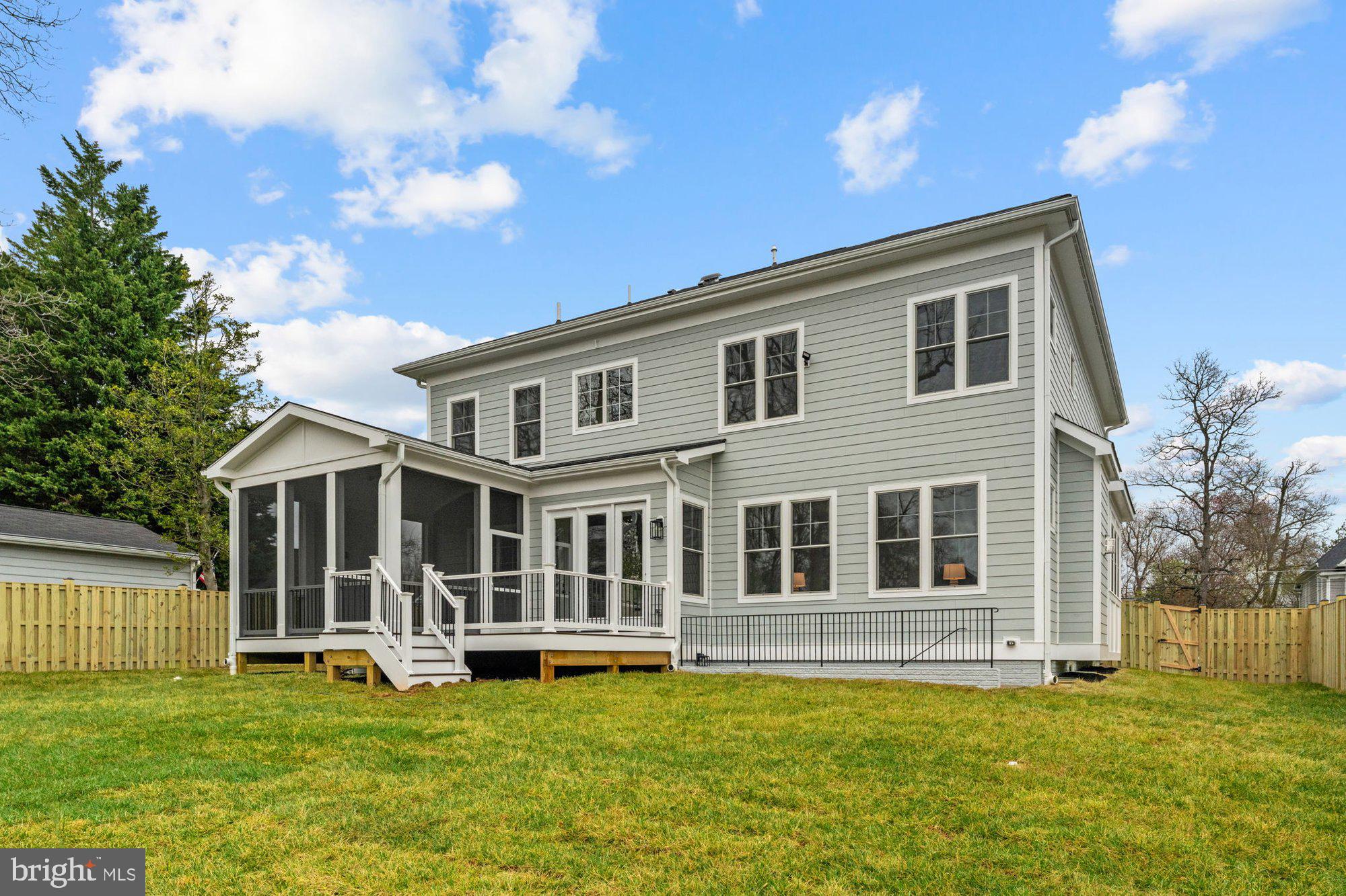 VIENNA WOODS - Residential