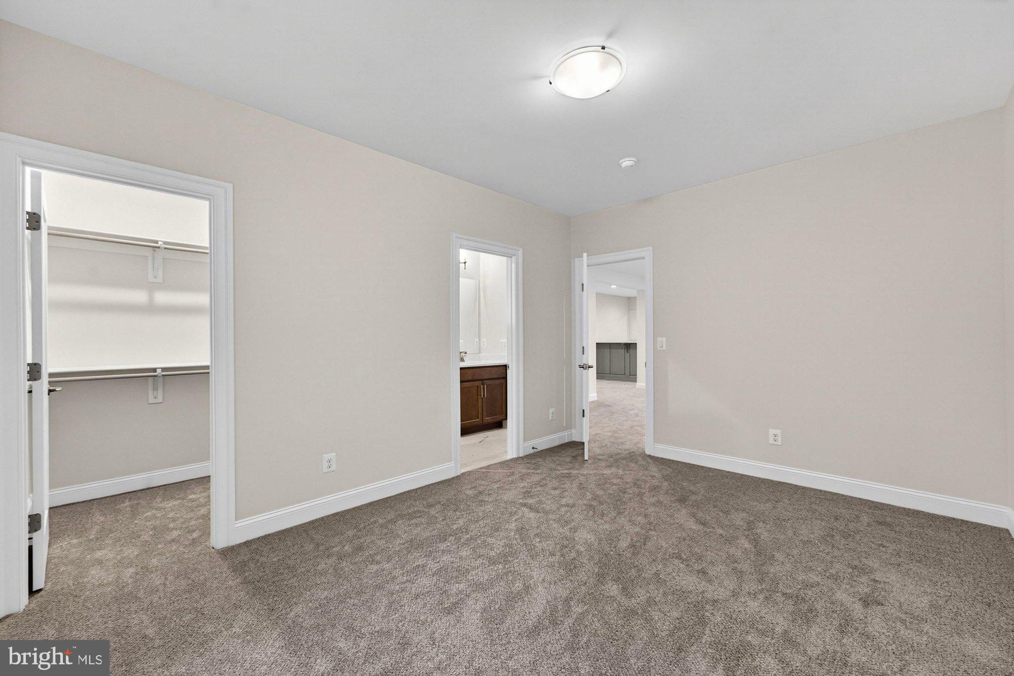 VIENNA WOODS - Residential