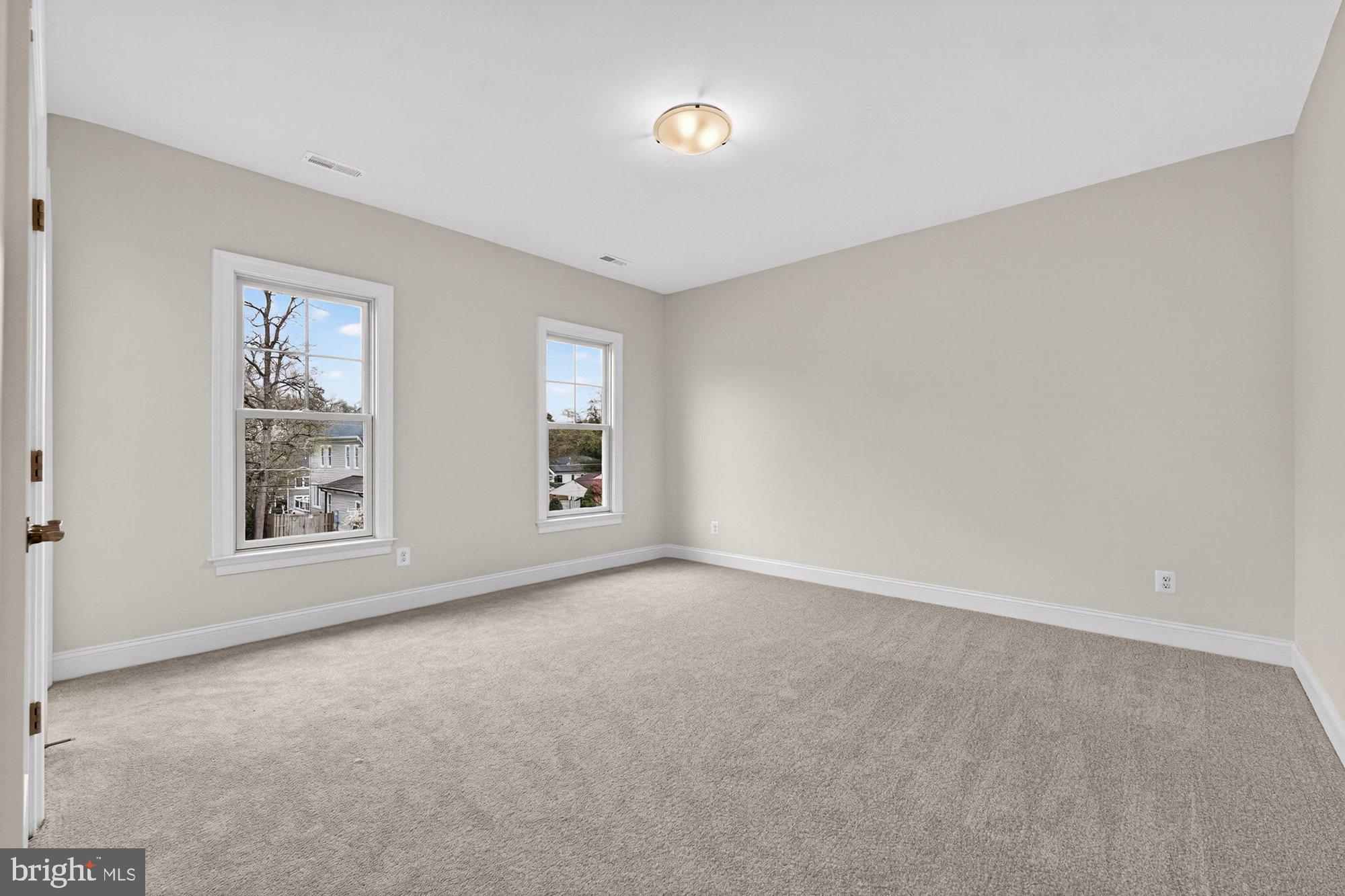 VIENNA WOODS - Residential