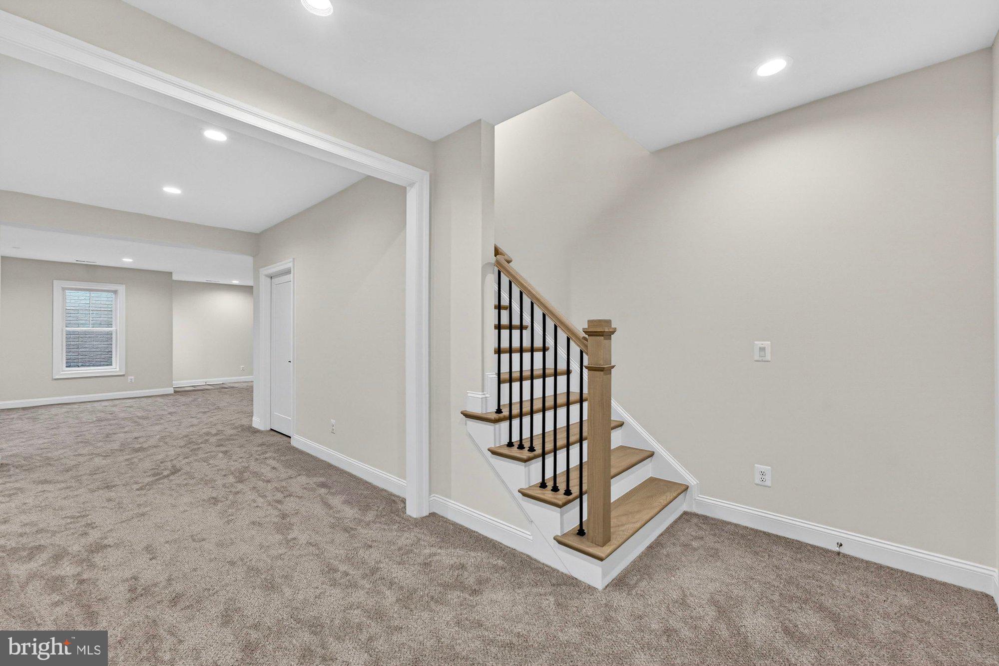 VIENNA WOODS - Residential