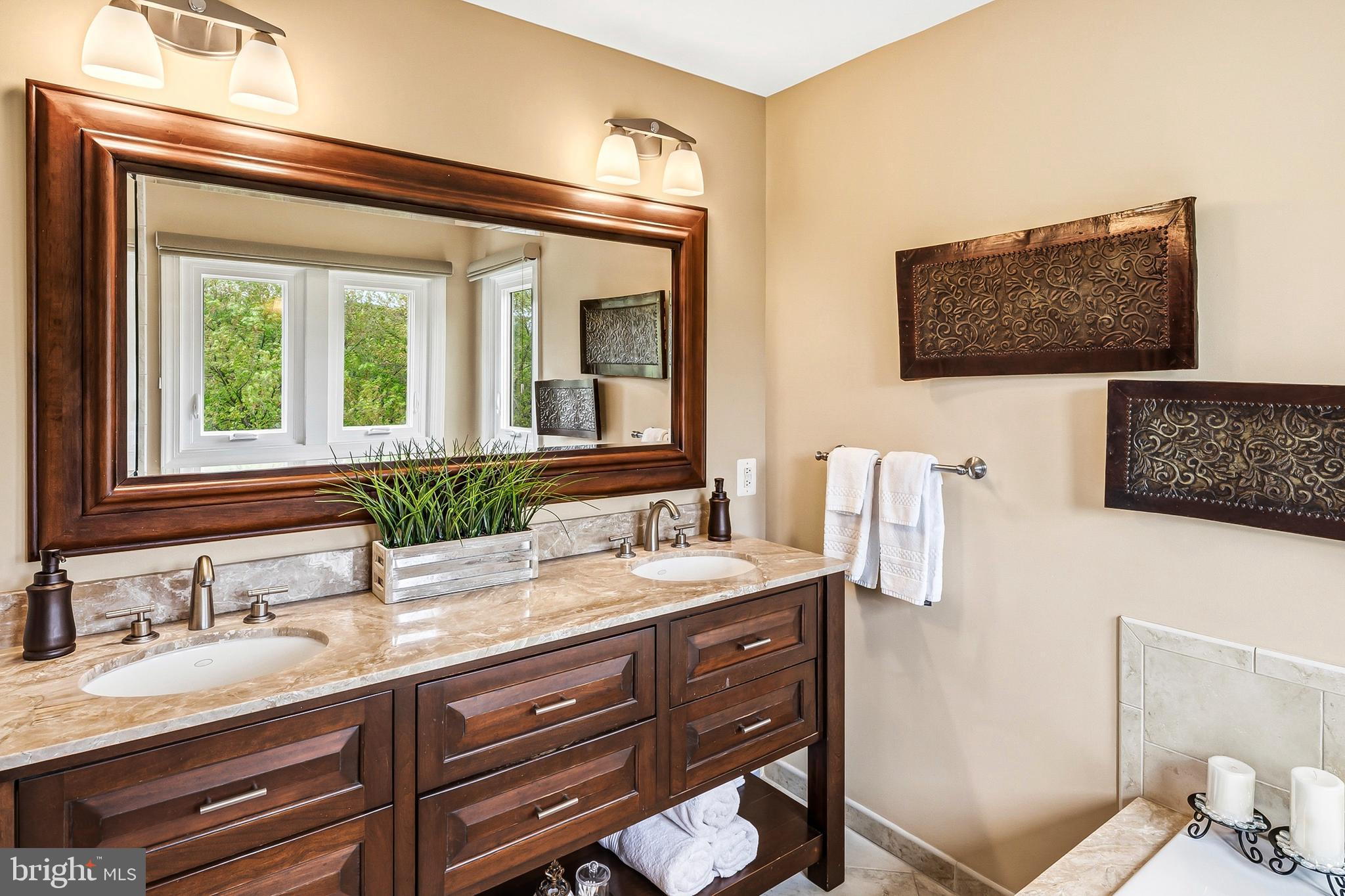 WYNNEWOOD - Residential