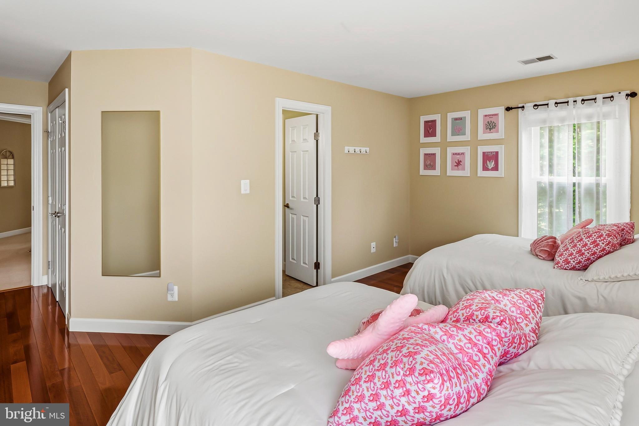 WYNNEWOOD - Residential