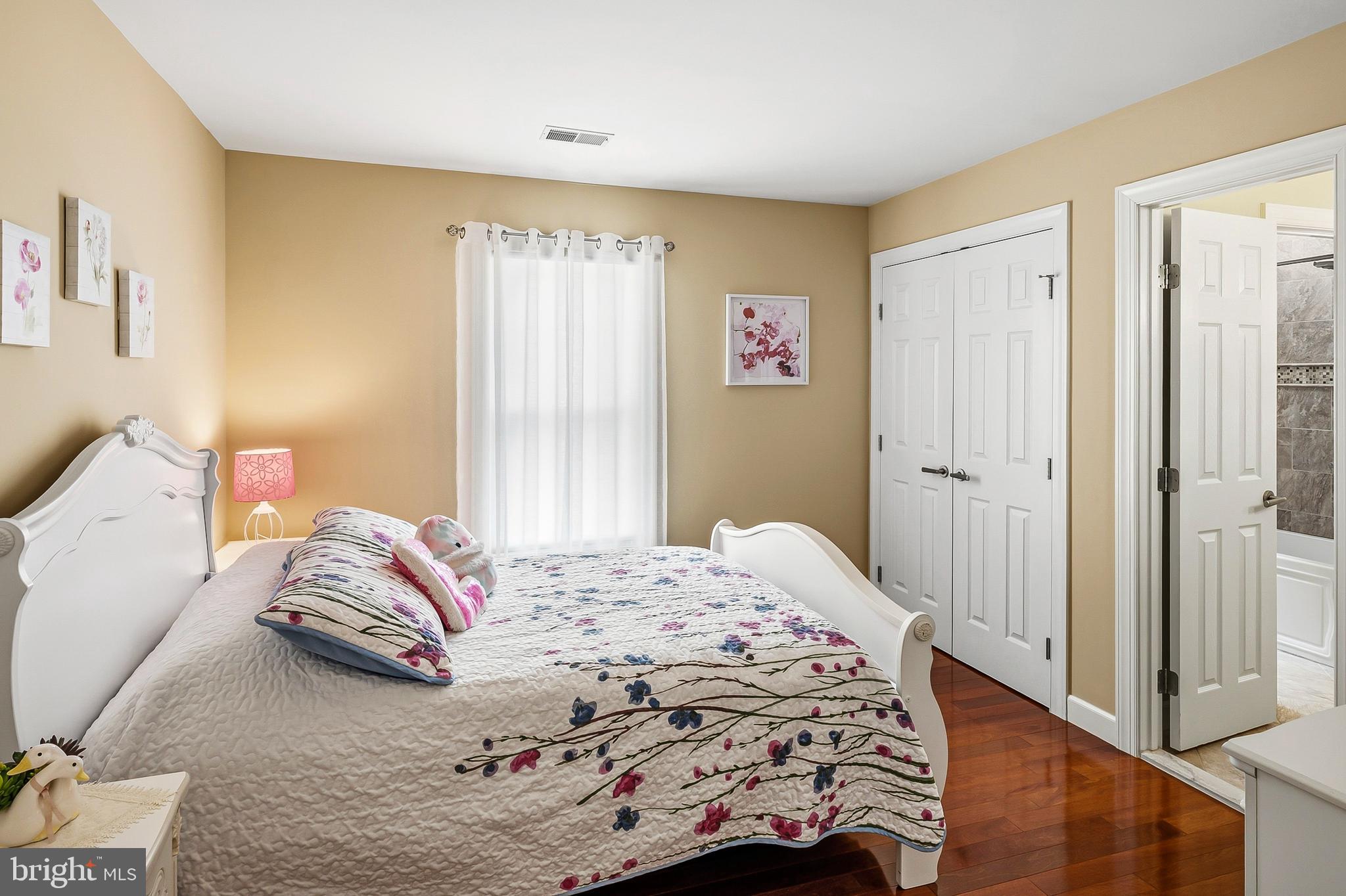 WYNNEWOOD - Residential