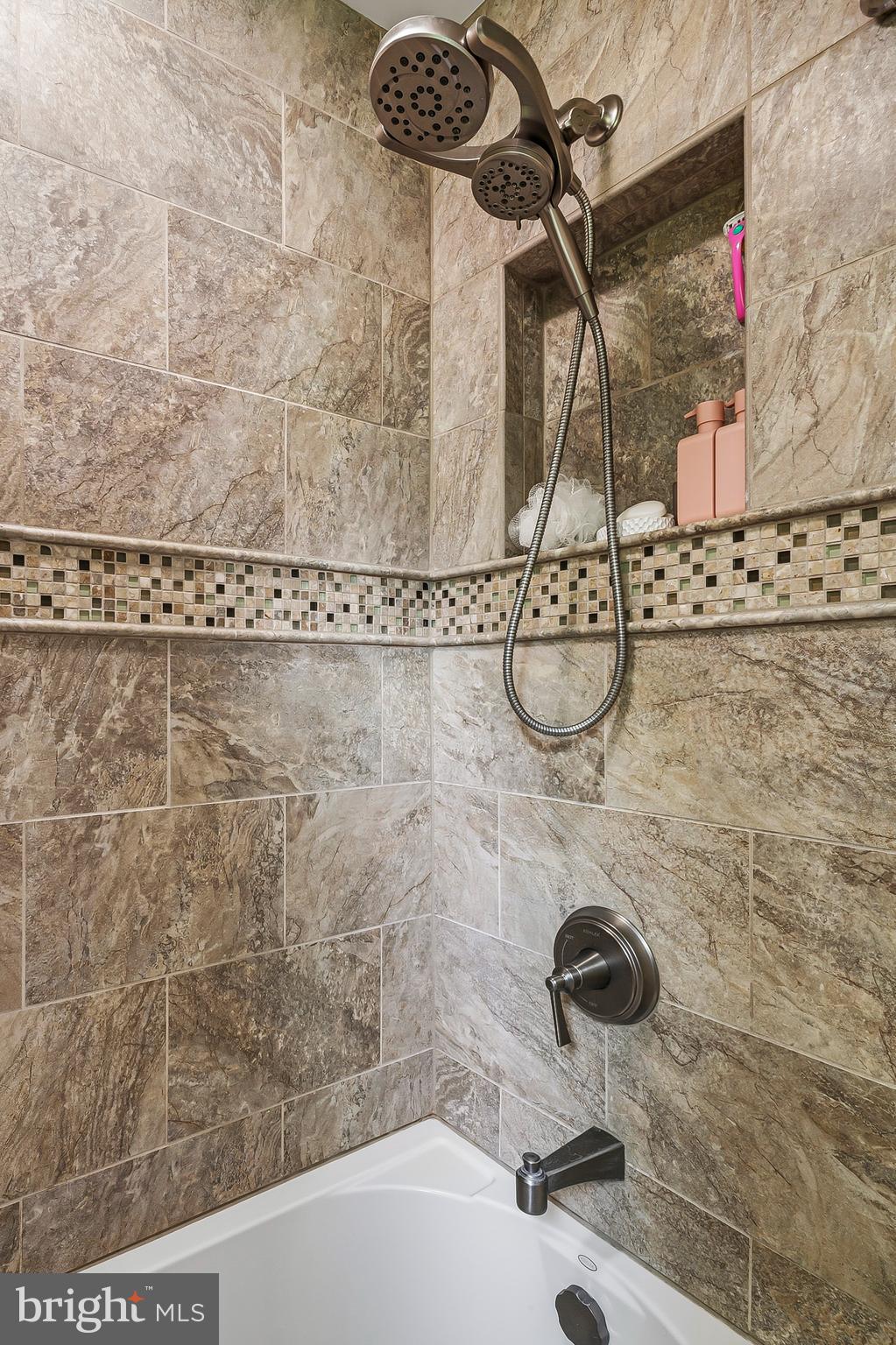 WYNNEWOOD - Residential