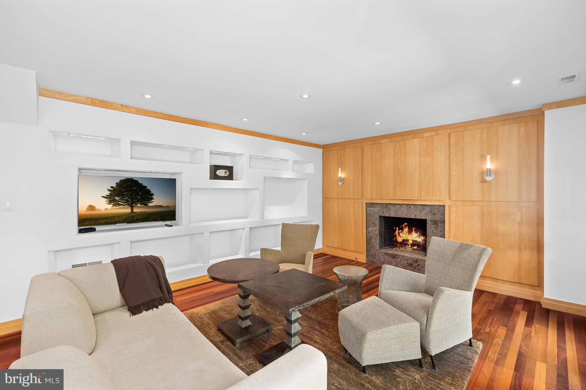 FARMINGTON - Residential