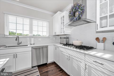 Tiny photo for 7963 Potter Place, ELKRIDGE, MD 21075 (MLS # MDHW2068610)