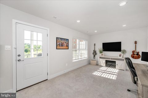 Tiny photo for 7963 Potter Place, ELKRIDGE, MD 21075 (MLS # MDHW2068610)