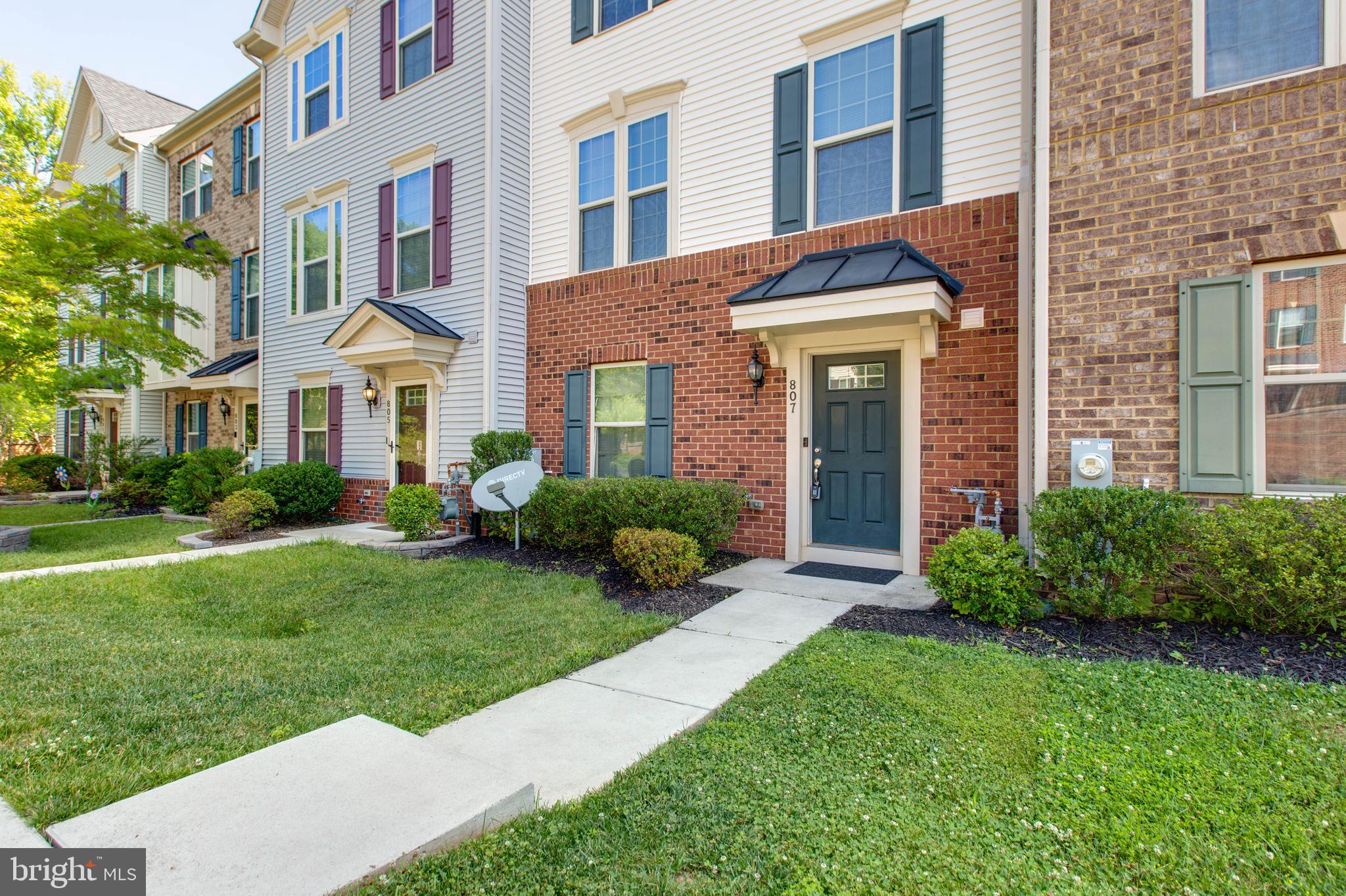 807 FOXLEIGH WAY