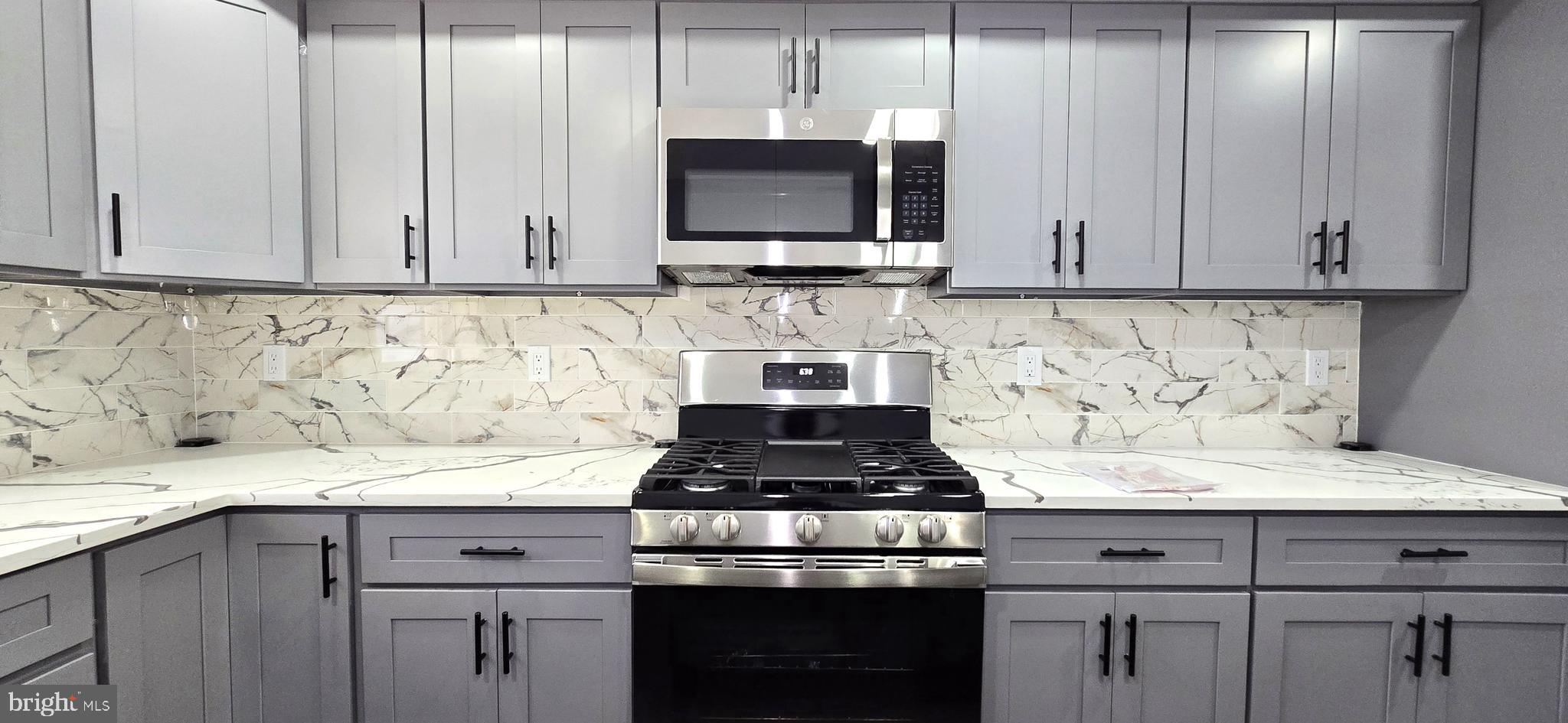 GREEKTOWN - Residential Lease