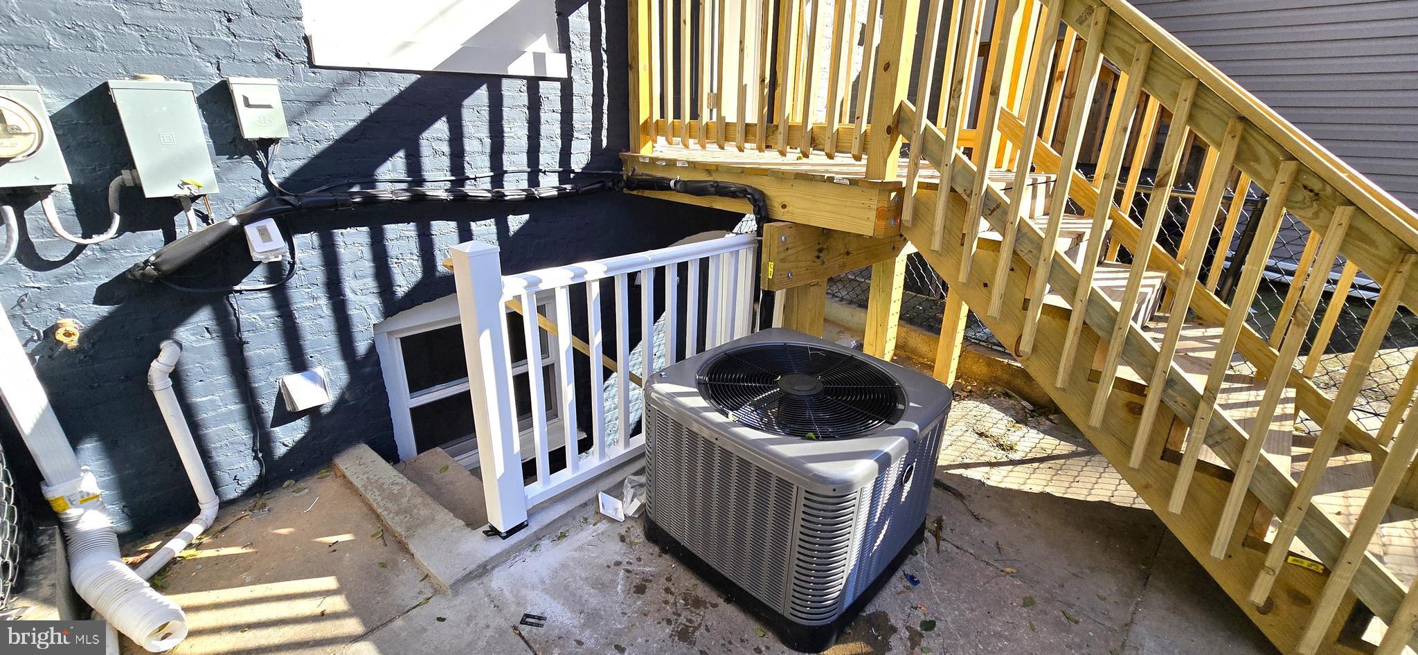 GREEKTOWN - Residential Lease