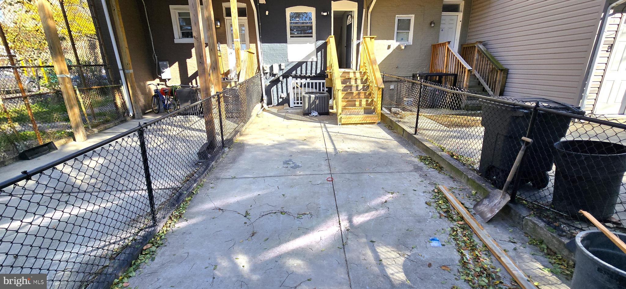 GREEKTOWN - Residential Lease