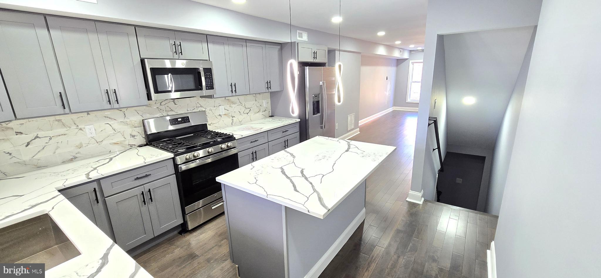 GREEKTOWN - Residential Lease