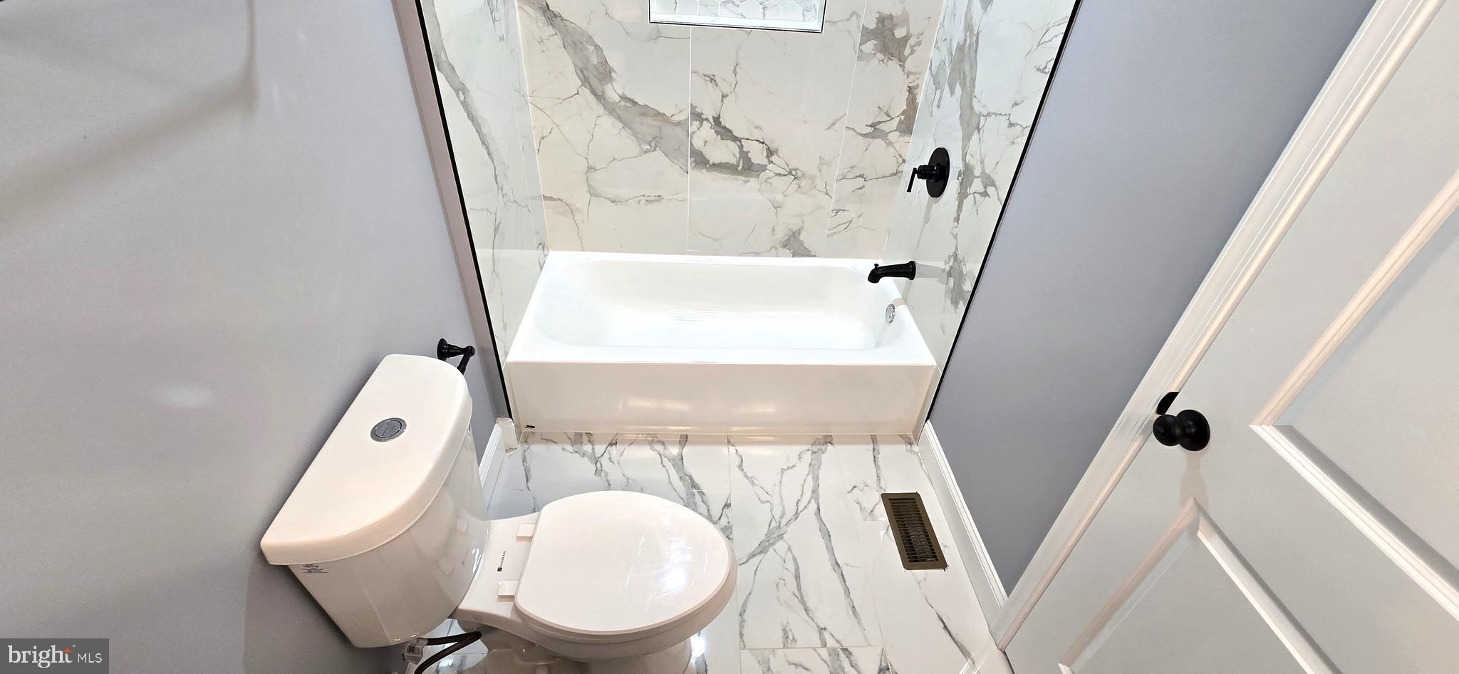 GREEKTOWN - Residential Lease