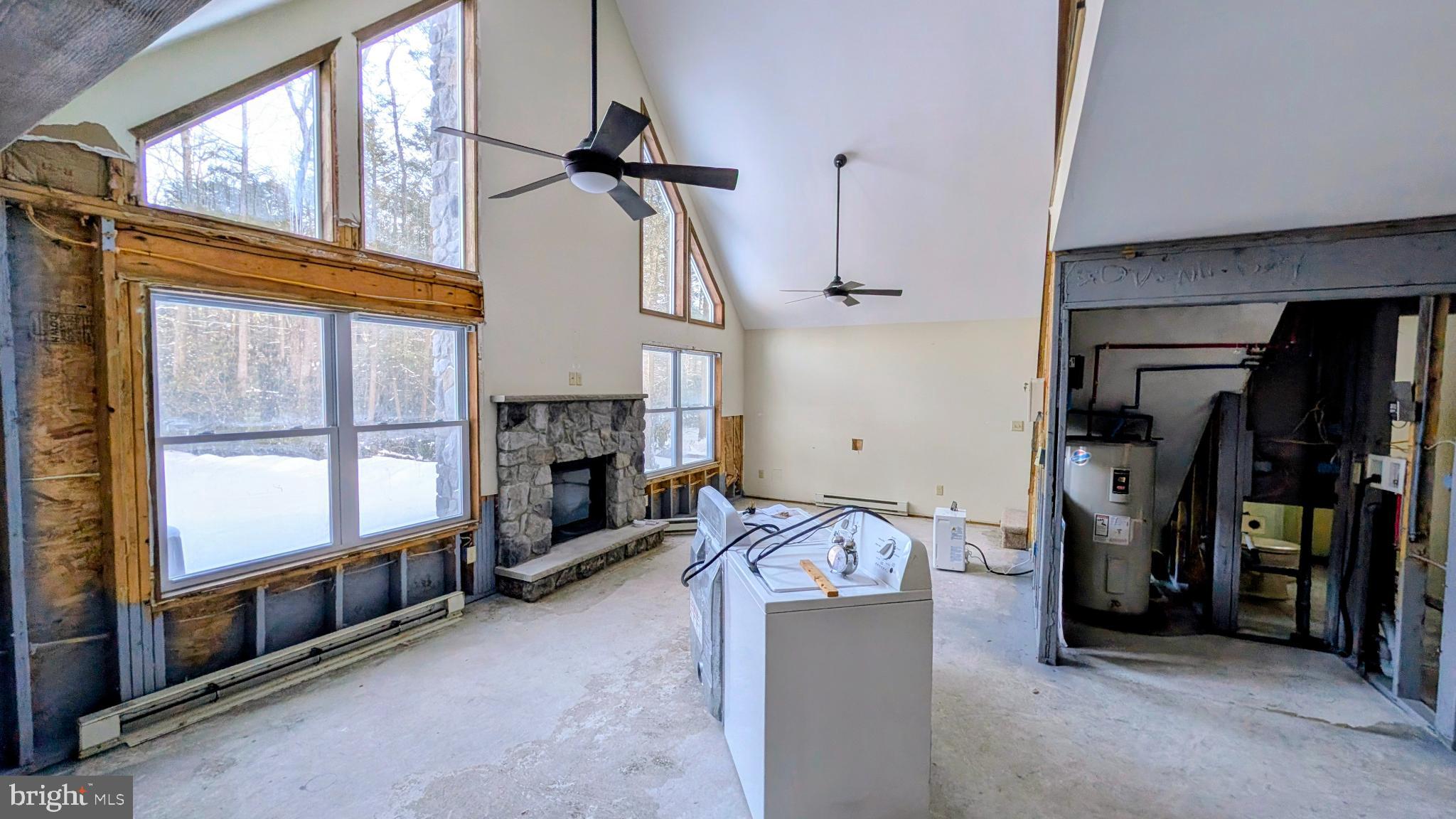 HOLIDAY POCONO - Residential