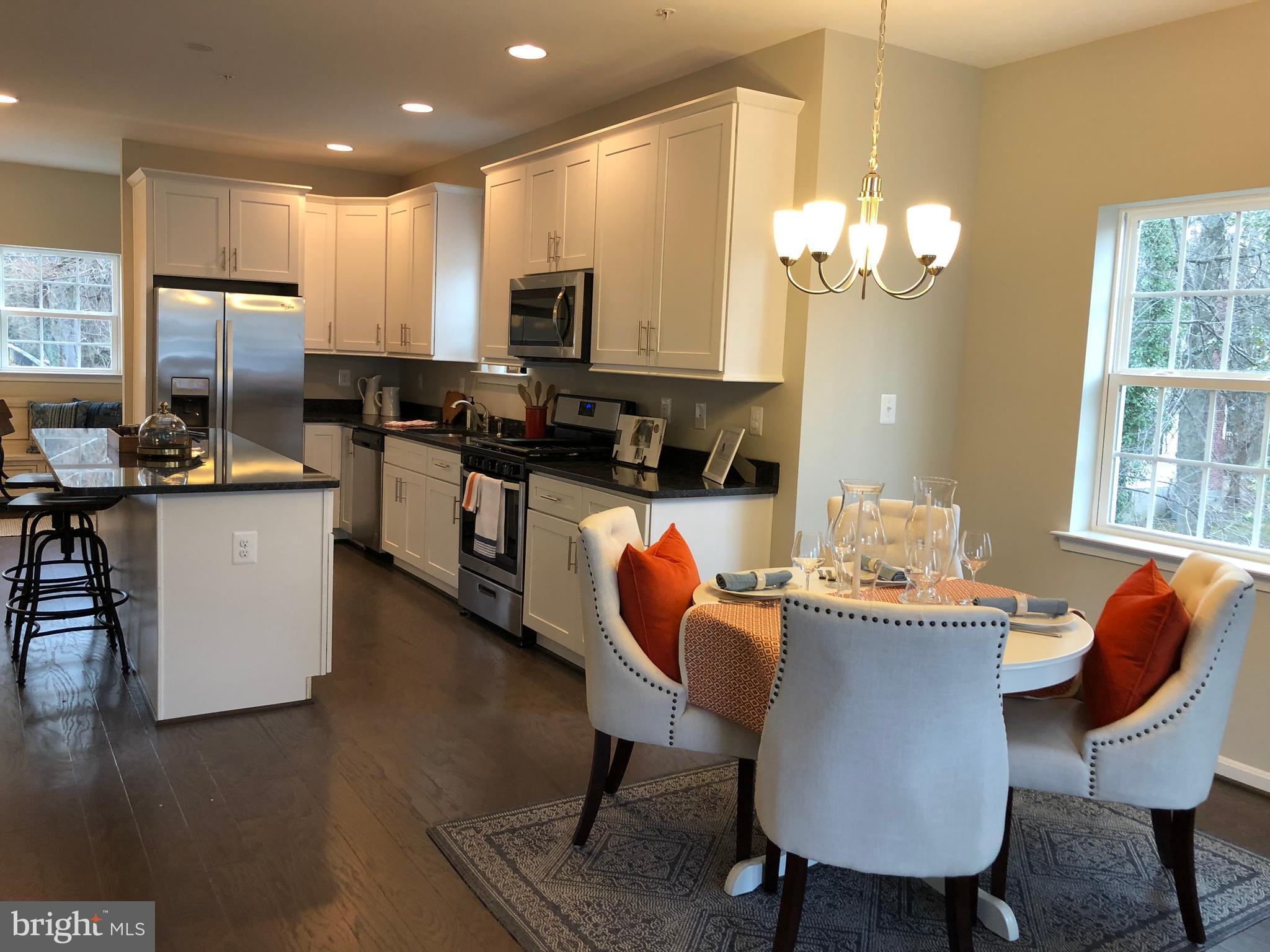 LAKE WALKER - Residential