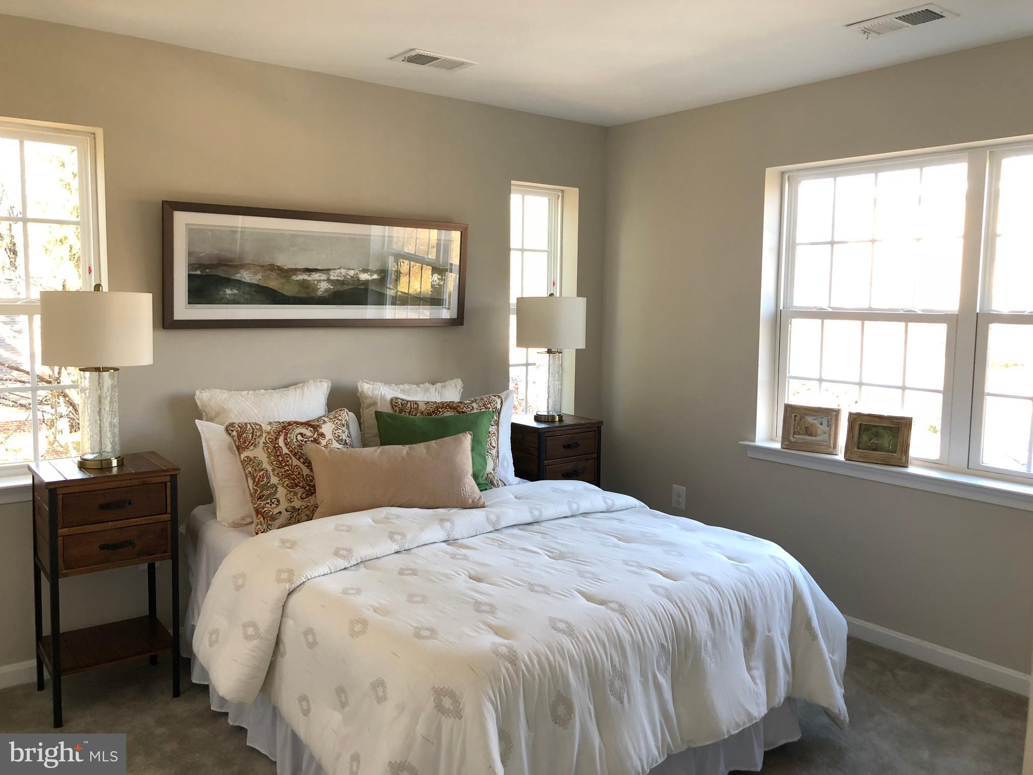 LAKE WALKER - Residential